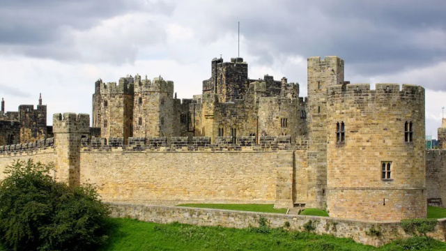 Alnwick and Warkworth: Small Private Group Tour