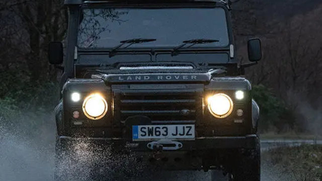 Bede luxury Land Rover rental: Overland Adventures